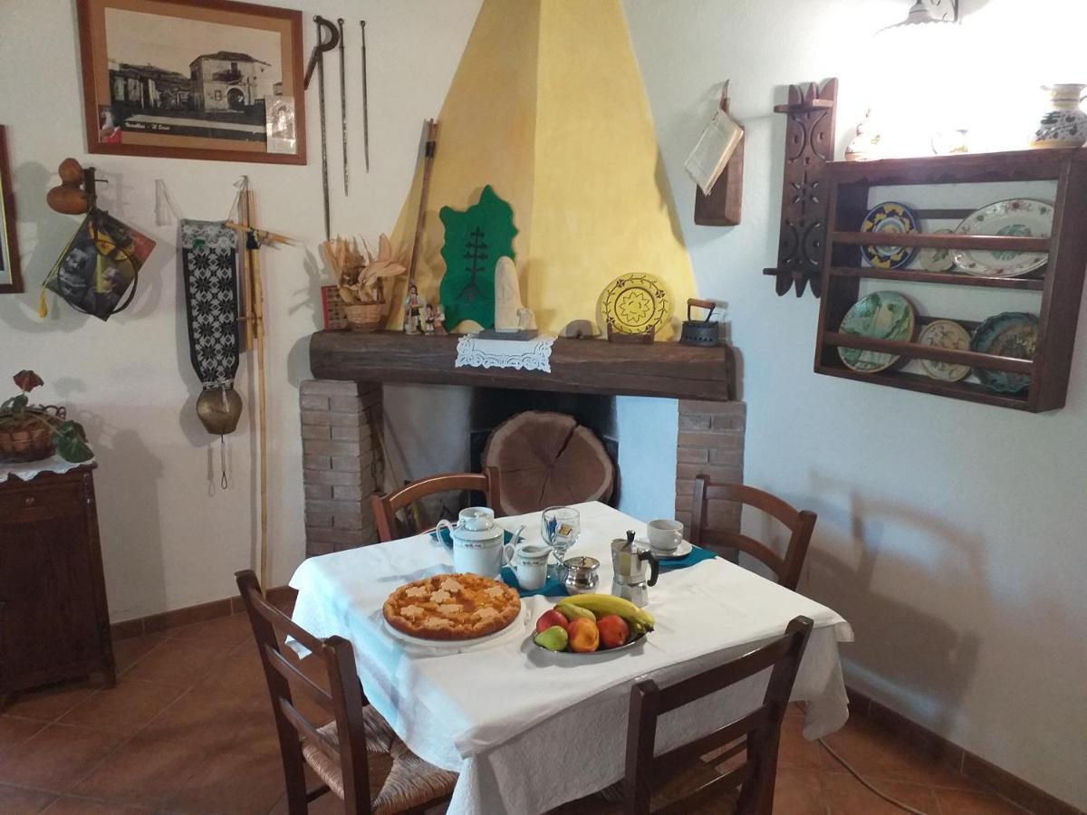 B&B Is Camminantis Nurallao Экстерьер фото